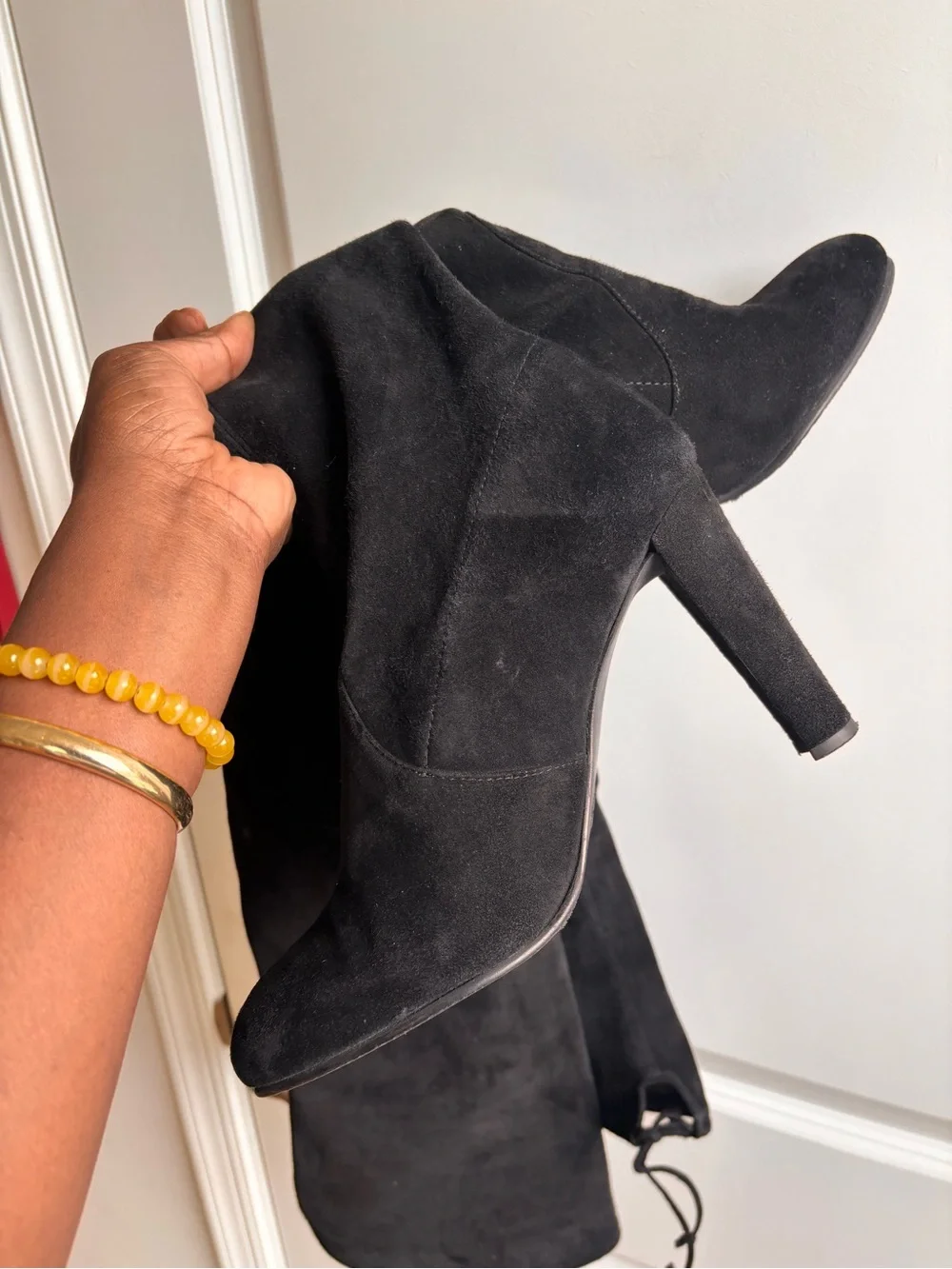 Stuart Weitzman black like streamlined